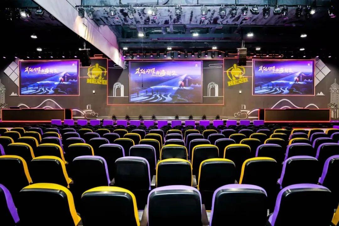 随着比赛的 随着比赛的