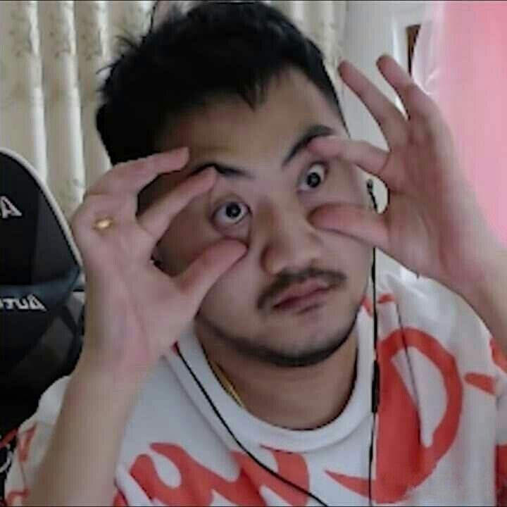 而且还伴随 而且还伴随