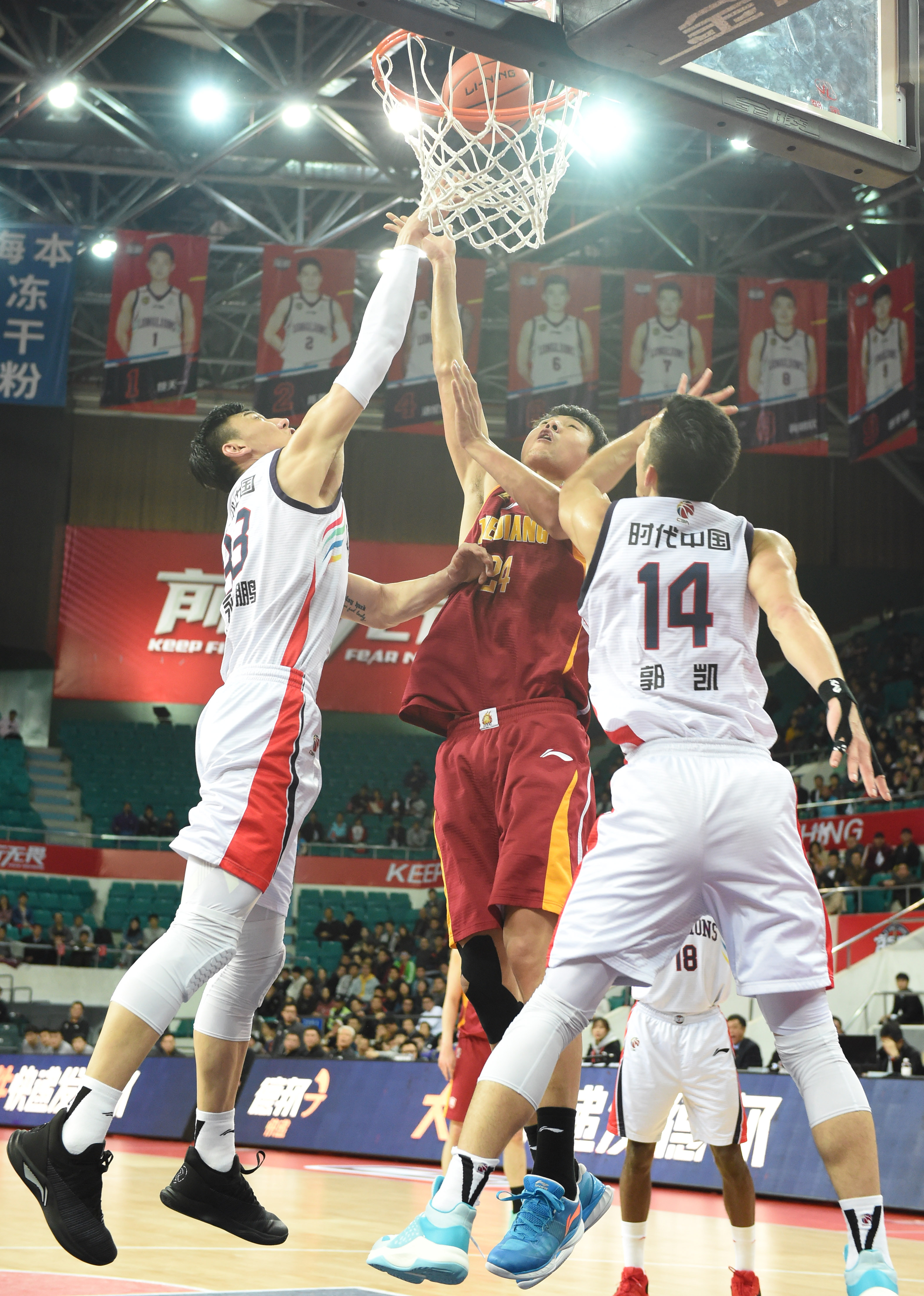 将球送向右 将球送向右