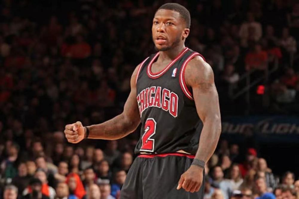 紧随其后的 紧随其后的